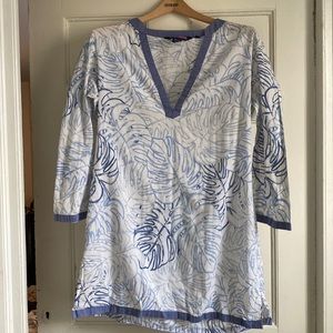 Vineyard Vines tunic length shirt/coverup. Size Large.
